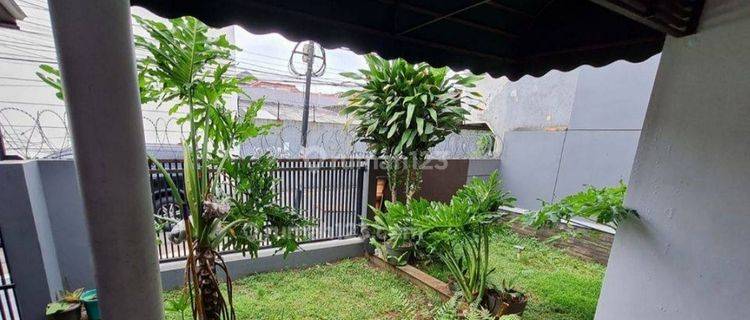 Rumah di Pesanggrahan SHM Bagus 1