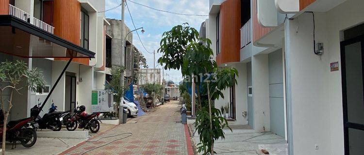 Rumah Mewah 600 Jutaan Dekat Stasiun Depok 1