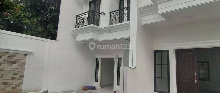 Rumah Modern Classik Tanah Luas di Jagakarsa Jakarta Selatan 1