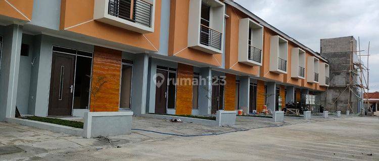 Rumah 2 Lantai Siap Huni Tanpa DP Dekat Harapan Indah Bekasi 1