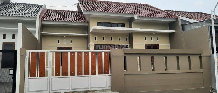 Rumah baru mewah murah ready unit di komplek perum BPD lll pedurungan Semarang  1