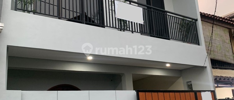 Blok A - 850 Mtr ke Stasiun MRT - Rumah Siap Huni 3 LT - Jalan 2 Mobil 1