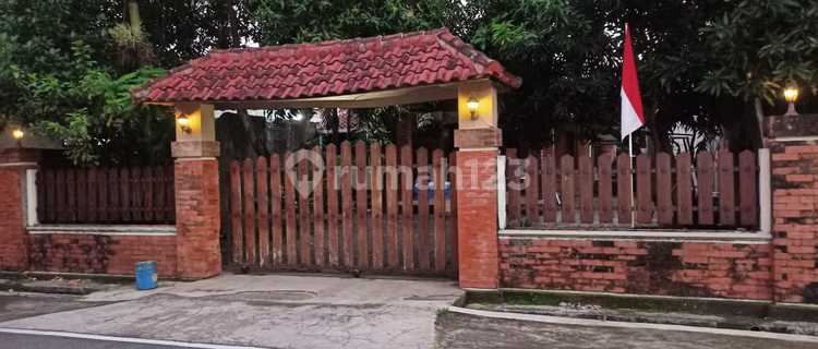 Rumah Joglo Dengan Halaman Luas Siap Huni 1