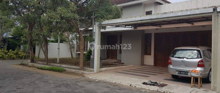 Rumah minimalis dalam cluster elite 1
