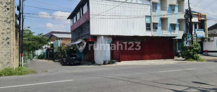Ruang usaha strategis pinggir jalan besar 1