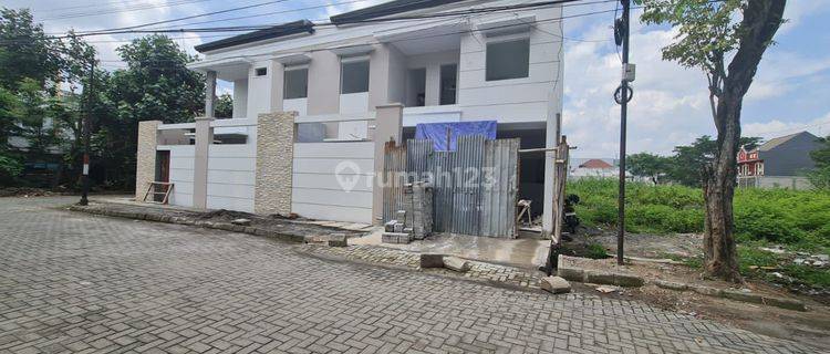 Rumah baru minimalis modern di solo baru, 1