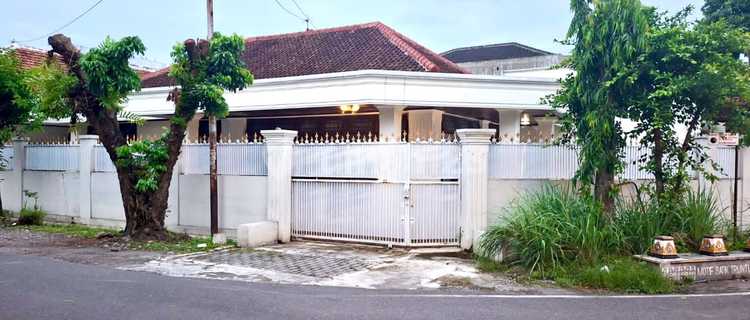 Strategic Luxury House in the City Center (Semi-Furnished) 1