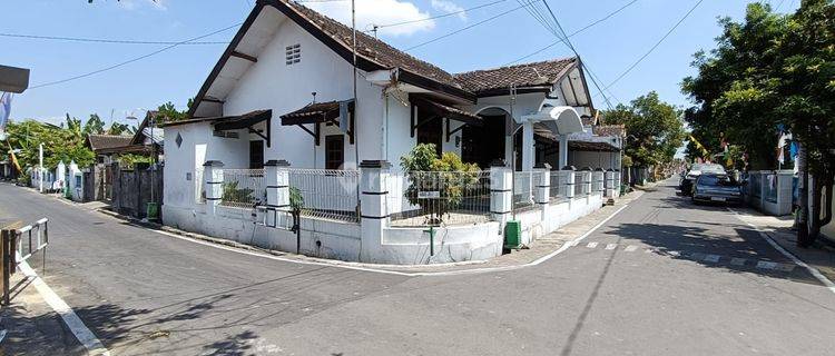 Rumah Hook Siap Pakai  1