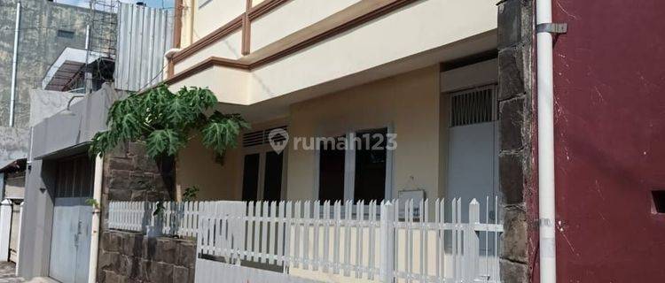 Rumah 3 Lantai di tengah Kota Solo 1