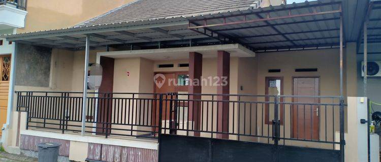 Rumah Bagus dgn fasum kolam renang di Cluster Elite Fajar Indah Solo 1