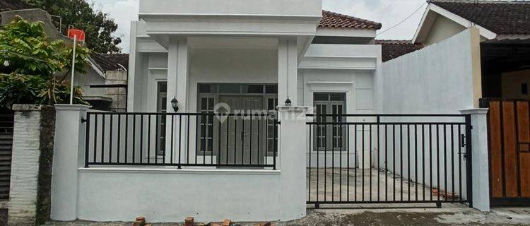 Rumah Bagus siap pakai di Gedongan Colomadu Solo 1