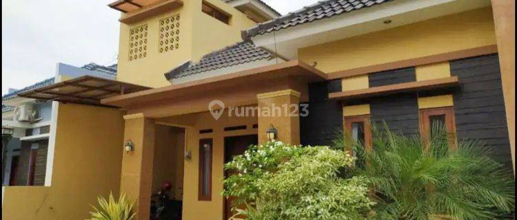 Rumah Bagus Full Furnish di cluster Colomadu Solo 1