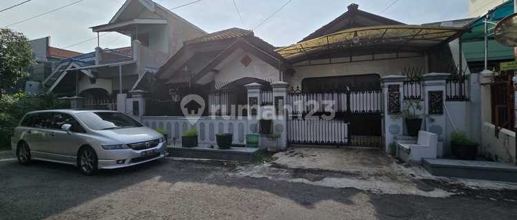 Dijual Rumah Bagus Siap Pakai di Perumahan Fajar Indah Baturan Solo. 1