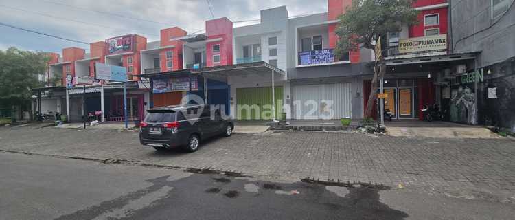 Strategically Located Shop House in Nganjuk Shopping Area, East Java 1