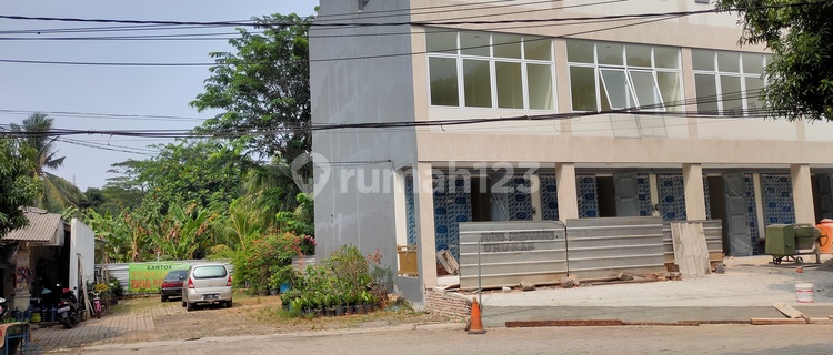 Strategic shop house in front of Wahana Housing Complex gate, AL, Jatisampurna. 1