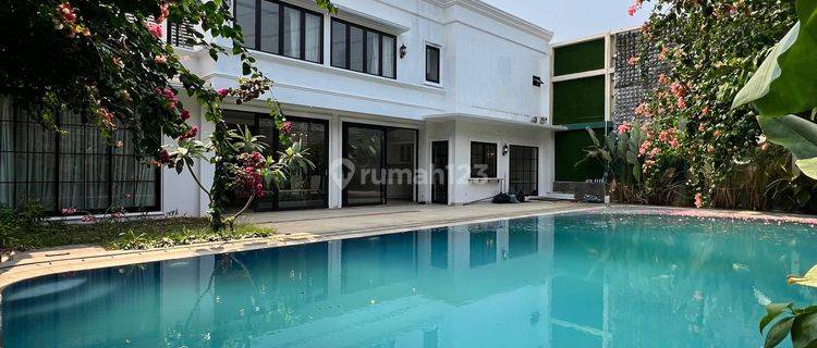 Rumah 2 Lantai Mewah American Classic Fully Furnished Di Kemang 1