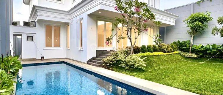 Rumah Baru 3 Lantai American Classic di Kebayoran Baru, Jakarta Selatan 1