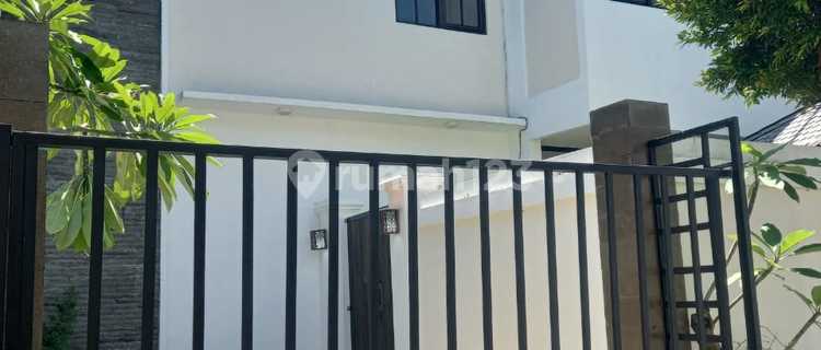Strategic Two-Story House in Jimbaran, Badung, Bali 1