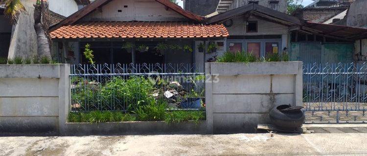 Rumah lama tengah kota Pusponjolo semarang 1