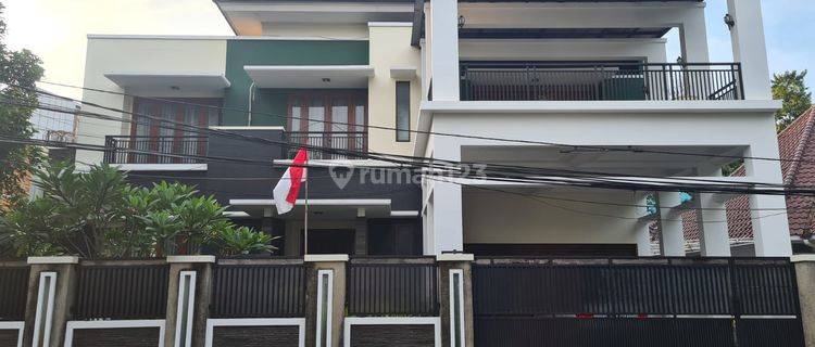 Rumah Di Jl.mendut Pegangsaan Menteng Ada Kolam Renang  1