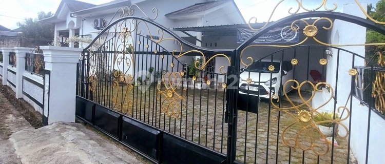 House In Tj Bunga Bukit Intan Pangkal Pinang Bangka Has a Swimming Pool 1