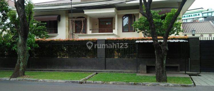 Disewakan Rumah Diselong Kebayoran Baru 2Lt Luas 1000 M2 8kmr 1