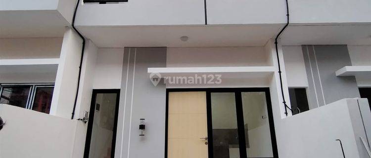 Rumah minimalis 2 lntai plus roftop lokasi dekat stadion jis sunter 1