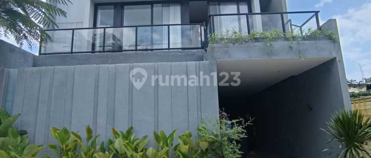 Luxury 2-Story House Located Near Klender Station East Jakarta 1