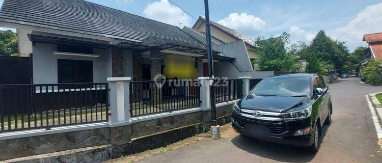 Disewakan Rumah Luas di Karangrejo Banyumanik Semarang 1