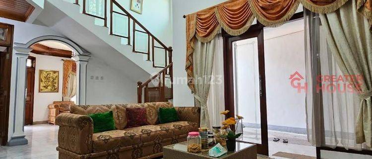 Rumah Lama Terawat dalam Townhouse Pejaten (LT/LB: 253/300) 1