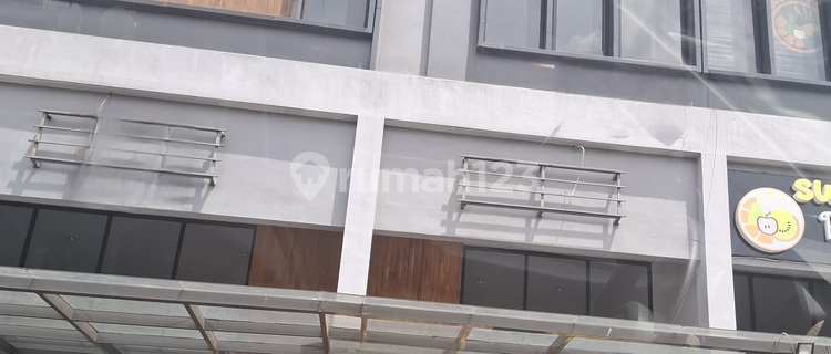 New 3-Story Shop House for Rent in Grandwisata 1