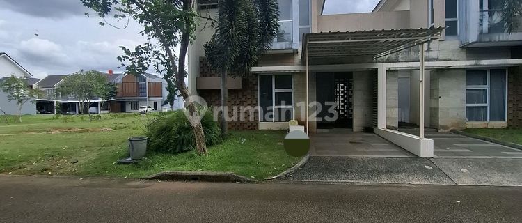 Disewakan Hook Depan Taman 3+1 Kamar Tidur Dekat Exit Tol 1
