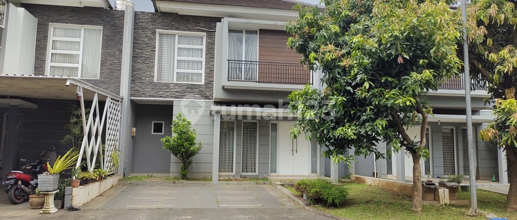 Dijual rumah murah lt 200 m2  di grand wisata 1