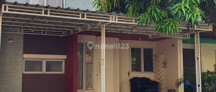 Disewakan Rumah Semi Furnished 3 Kamar  Di Grand Wisata 1