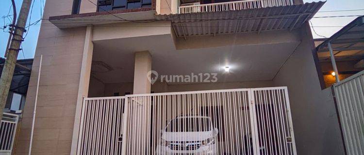 Rumah 2 Lantai Sudah Renovasi Shm Siap Huni Hdp Utara 1