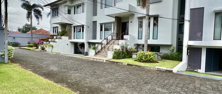 Rumah Cerah 5 Kamar Tidur di Komplek Tenang Cipete Ajh03027 1