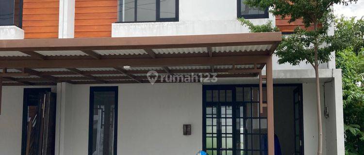 RUMAH 2 Lantai + Extra Tanah + View Taman Cluster 1