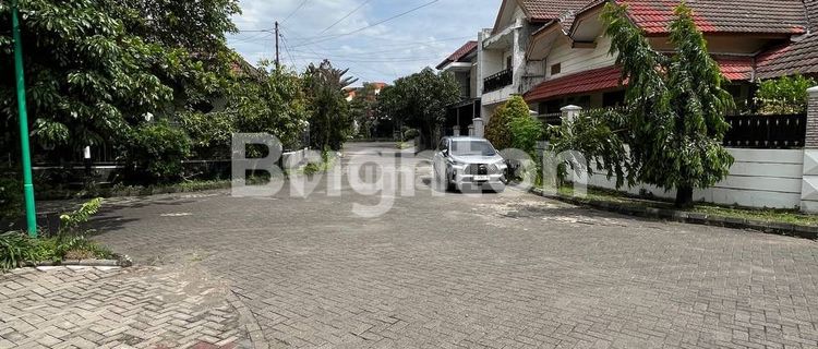 Rumah HOOK Di Pusat GKB 1