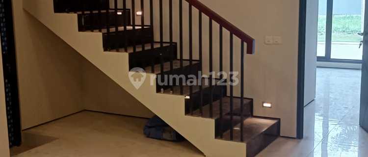 Ready-to-use New Woodland Ccitraland House 1