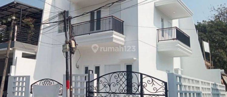 Rumah Baru Siap Huni Pondok Kelapa, Strategis Dekat Mall Bassura 1