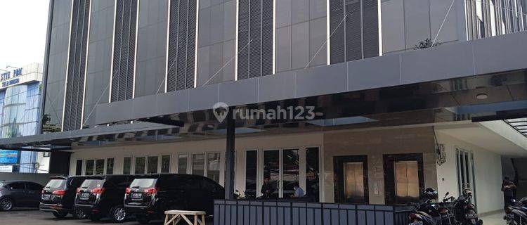 Rukan Exclusive 6 Lantai Fasilitas Office Building di Jakarta Timur 1