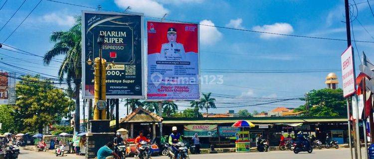 Kios di Pasar Haurgeulis Indramayu 1