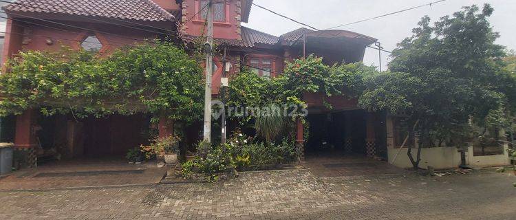 Rumah Semi Furnished Bagus SHM - Sertifikat Hak Milik di Jalan Kemala 4, Taman Galaxy 1