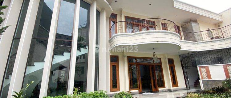 Rumah Mewah Luas Semi Furnished di Batununggal Bandung 1