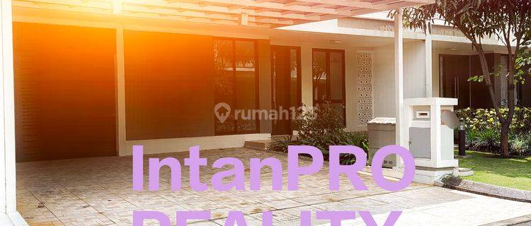 Rumah Mewah Full Furnis Fasilitas Kolam Renang SUMARECON Bandung 1