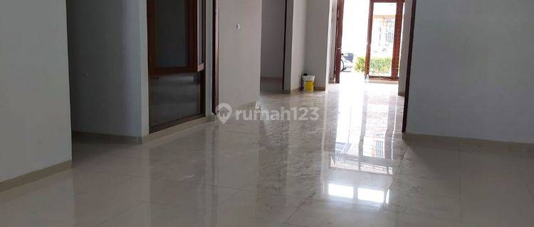 DISEWAKAN RUMAH TINGGAL DI SARIJADI 1