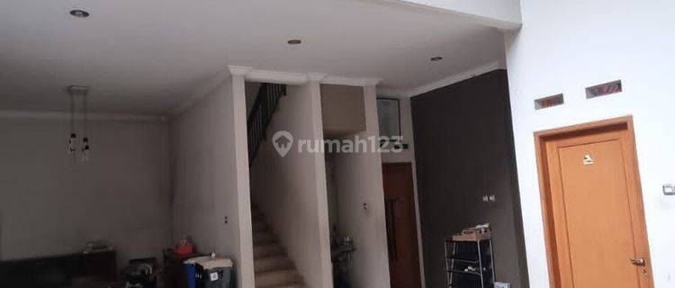 Rumah tinggal di Taman Kopo Indah 3* 1