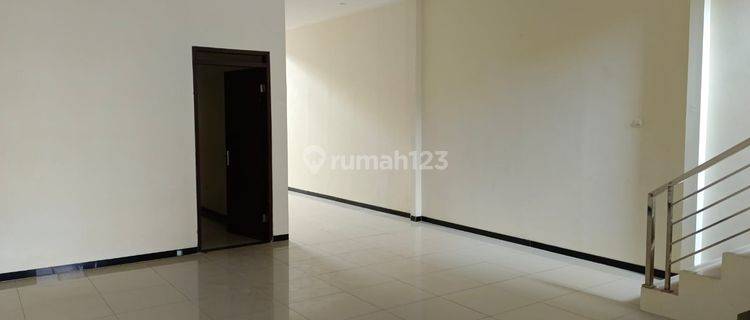 Disewakan Rumah Modern 2 Lantai Nyaman Siap Huni di Mekar Wangi 1