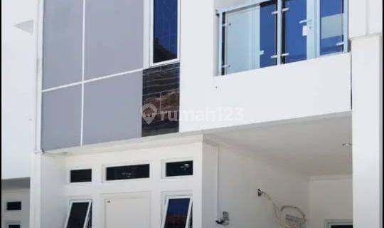 Rumah Cantik Minimalis Nyaman di Andir Town House 1