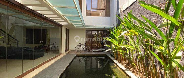 Rumah Mewah Cluster Exclusive di Singgasana Pradana 1